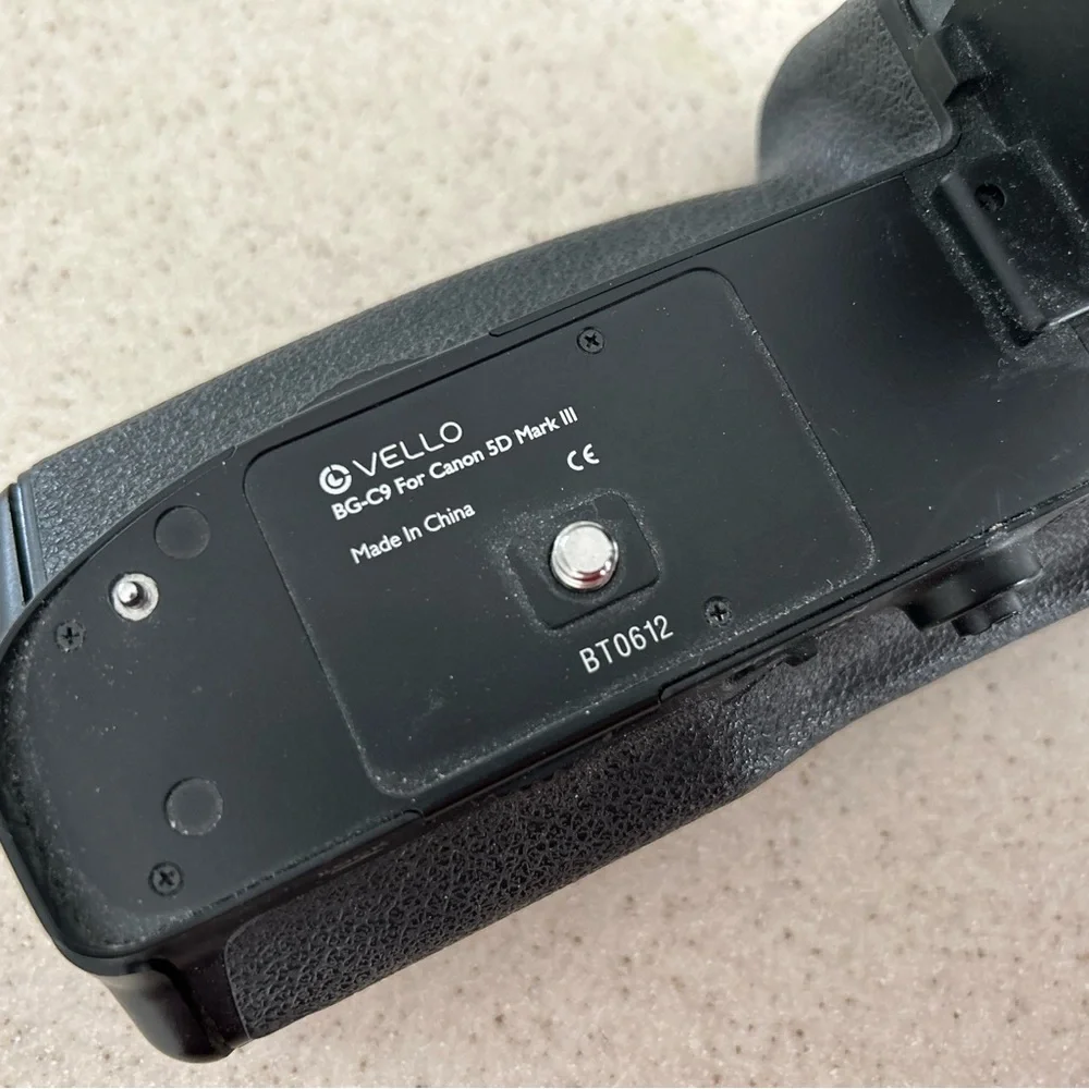 Vello Battery grip pack for Canon 5D mark iii BG-C9